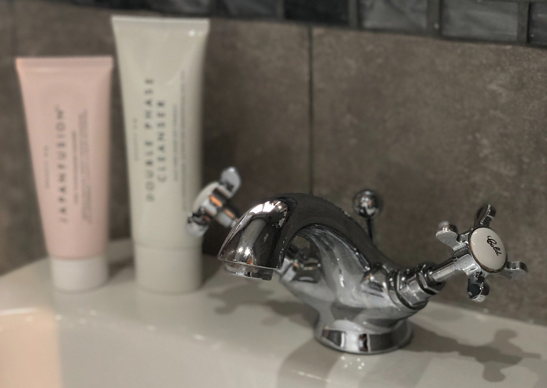 メンズは毎日クレンジングするべき?使用頻度や使い方を徹底解説!