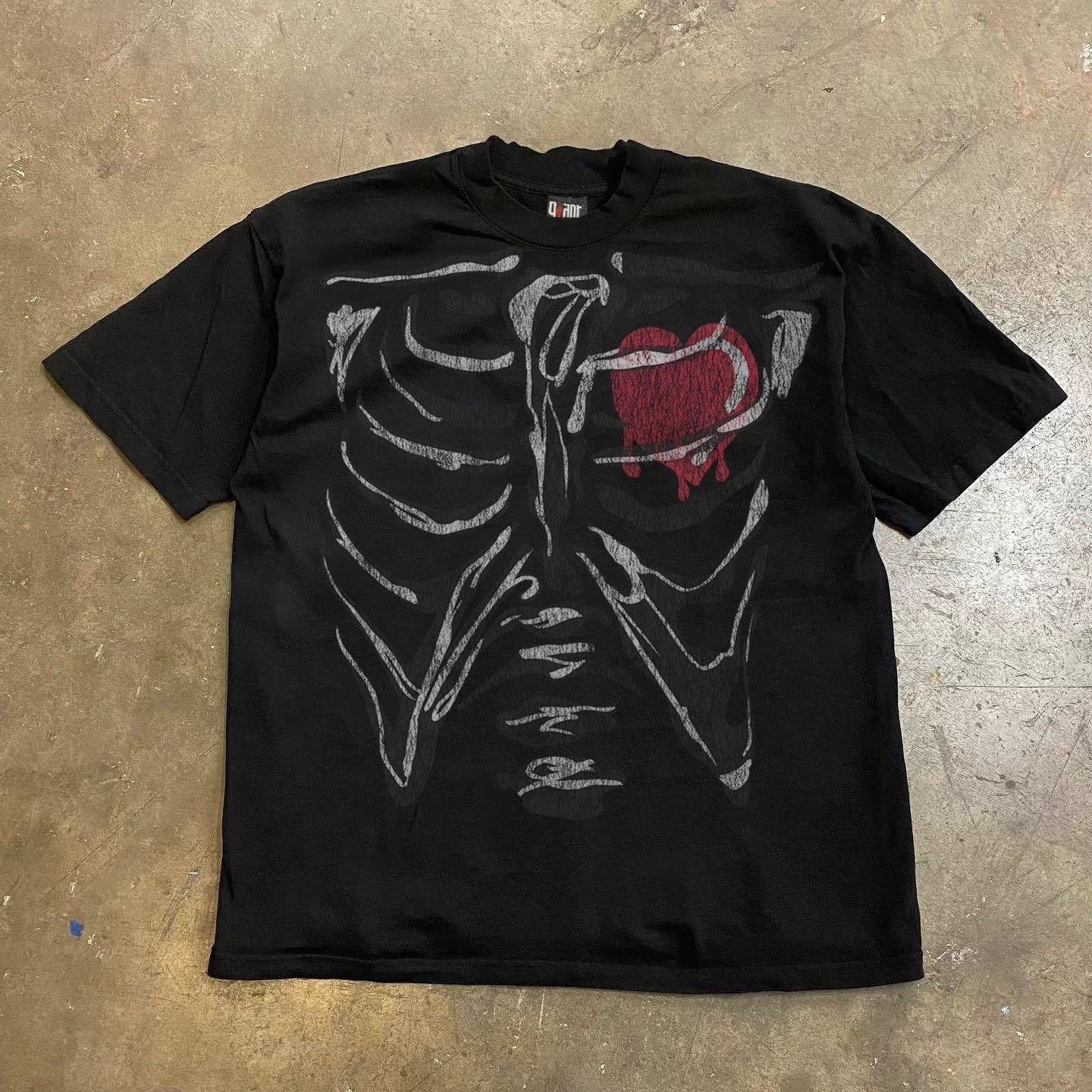 ボーングラッフィックTシャツ